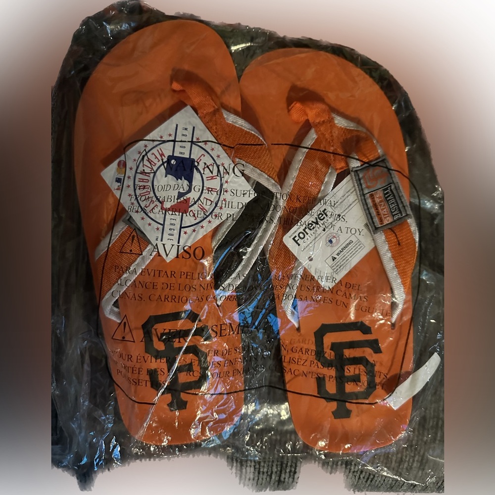 Giants baseball flip flops